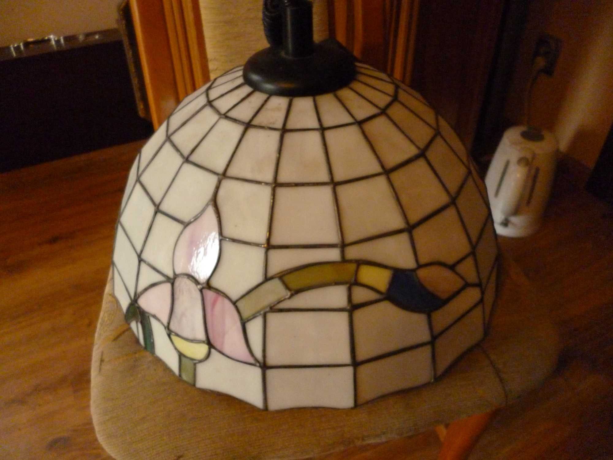 Piekna kolorowa lampa Tifaniego
