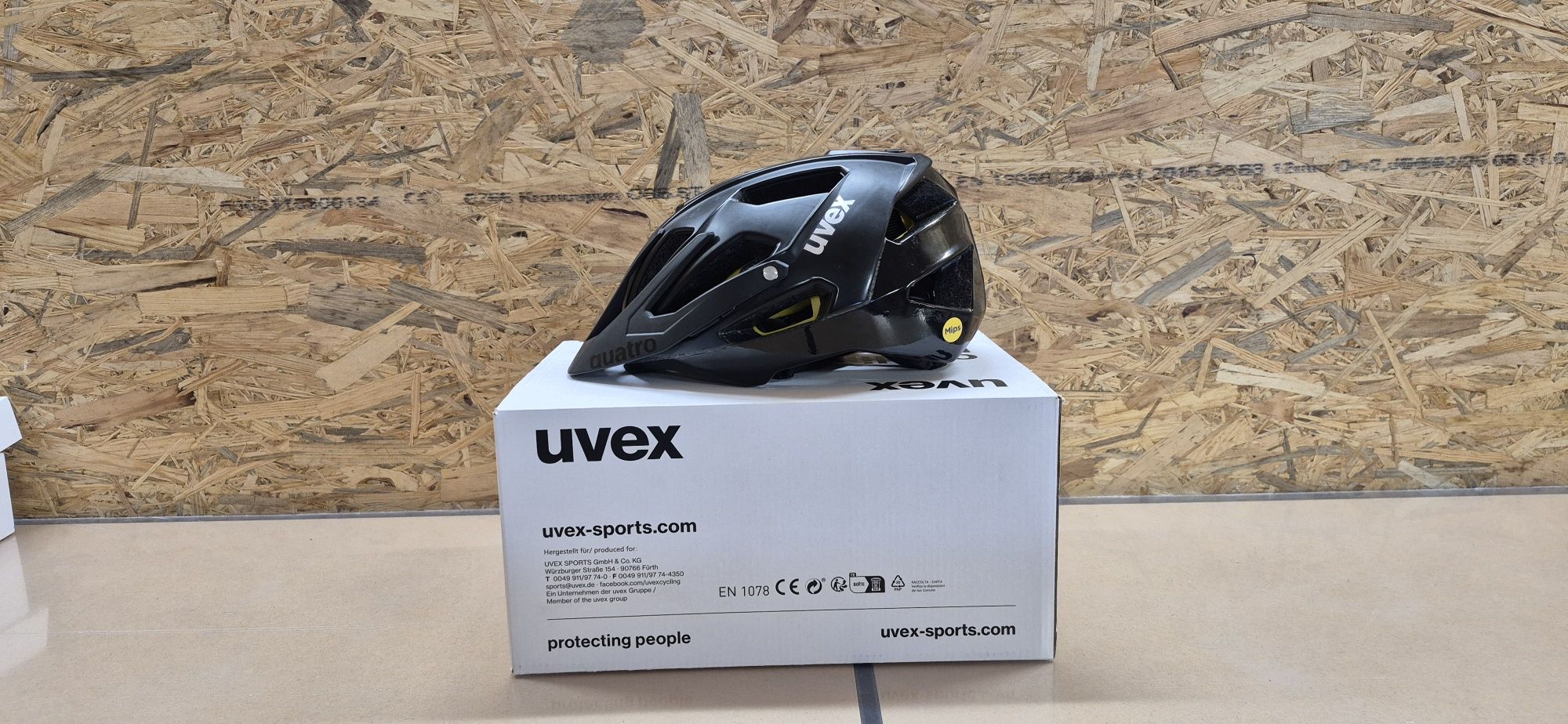 Kask Uvex Quatro cc Mips. Kolor Black matt.
