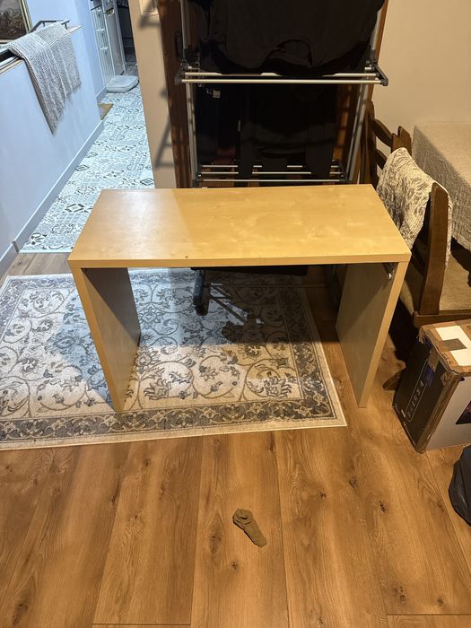 Biurko w ladnym stanie ikea.
