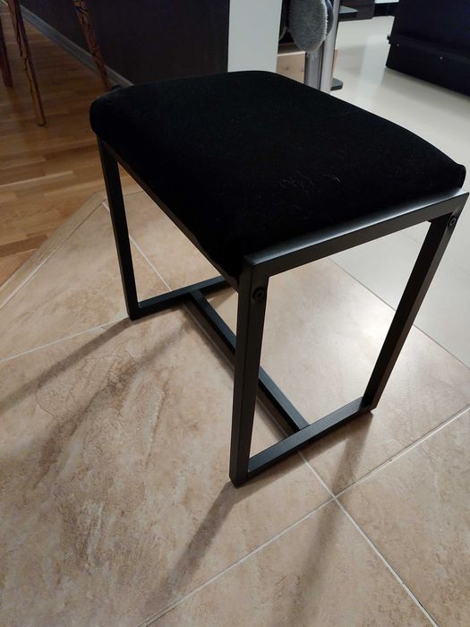 Mała pufka/krzesło