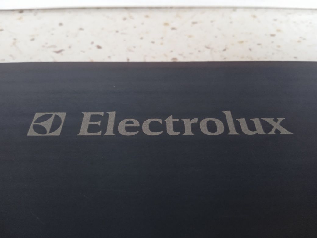 Płyta indukcyjna Electrolux 7,4 kW