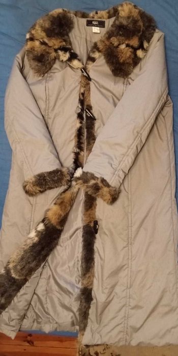 Gabardina cinza com pêlo