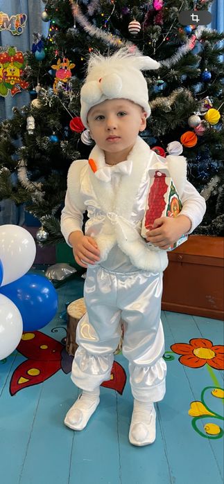 Новорічний костюм білого зайчика
