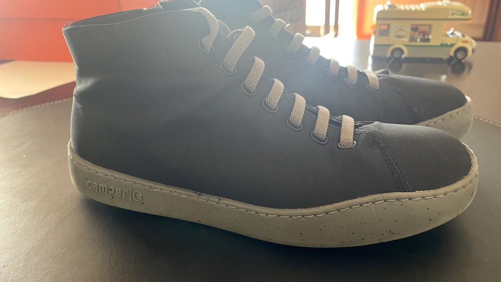 Ténis Camper Peu Touring Mid cinzento