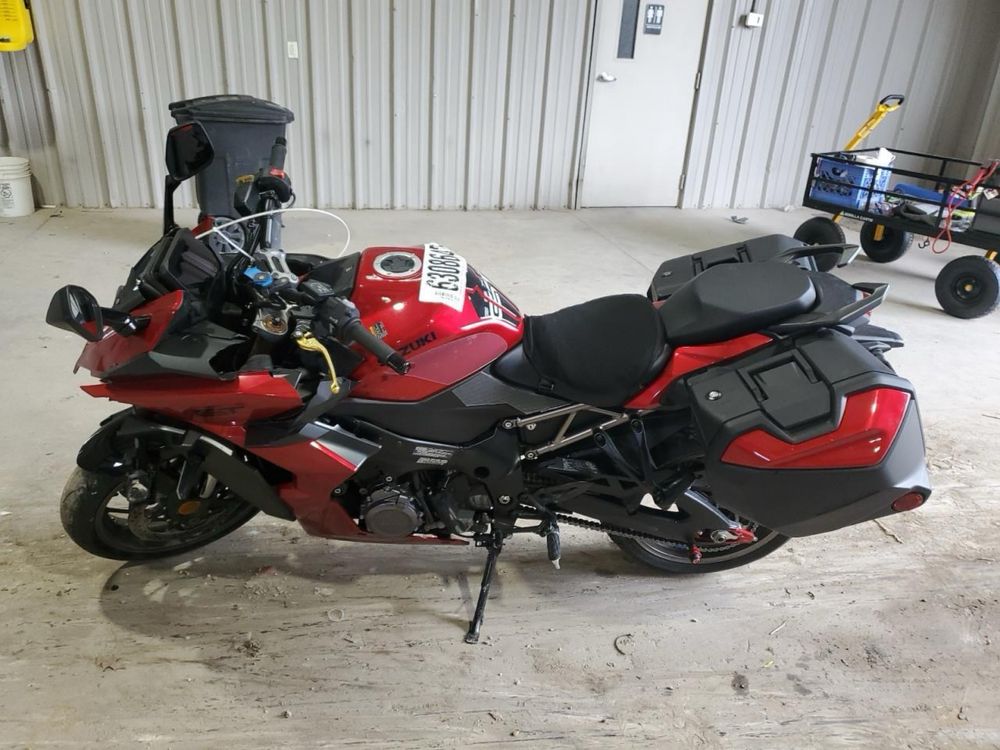 Suzuki gsx-s100gt 2024