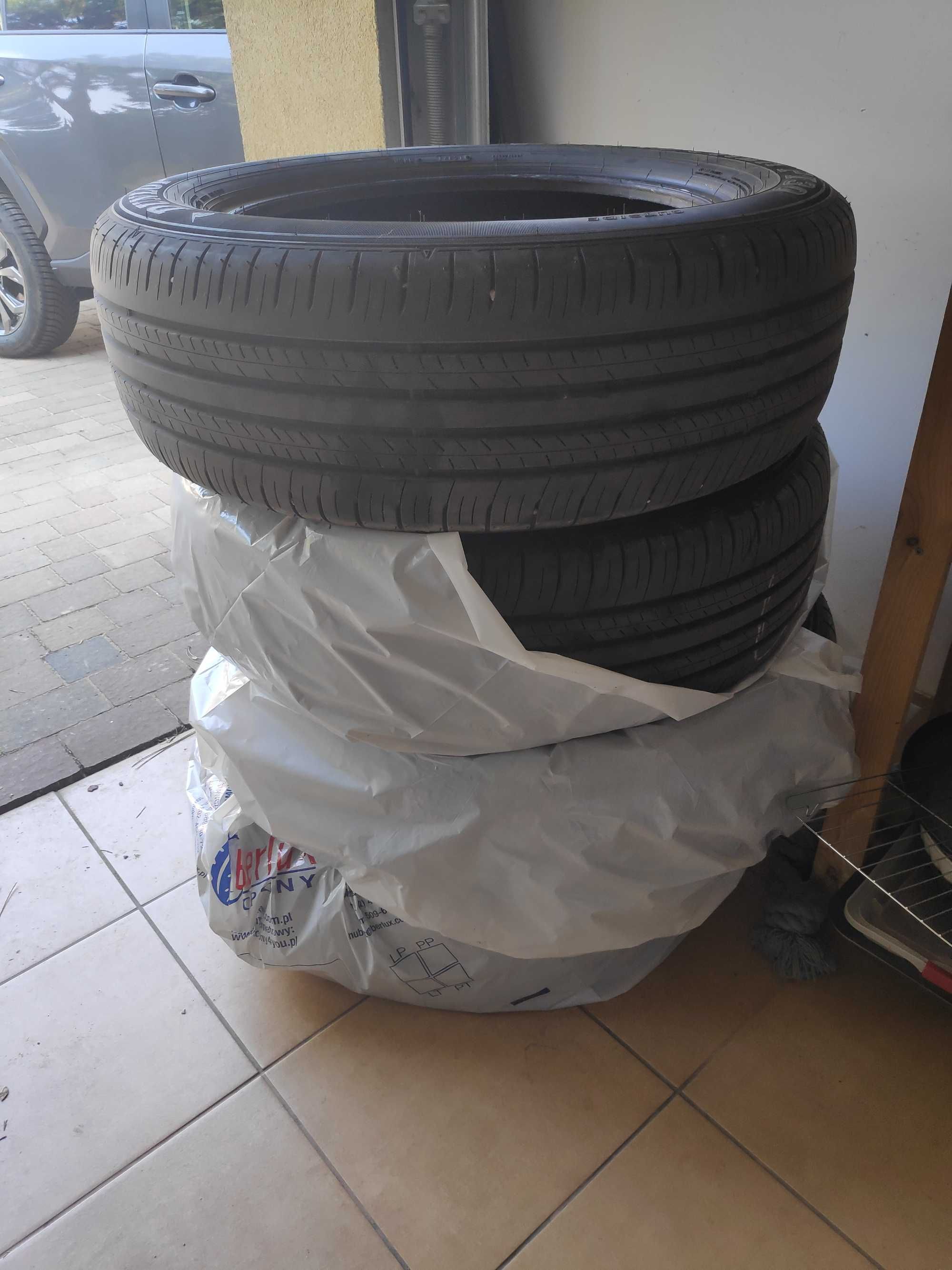 Opony letnie 225/60/R18 Dunlop Grandtrek  - komplet 4 sztuki