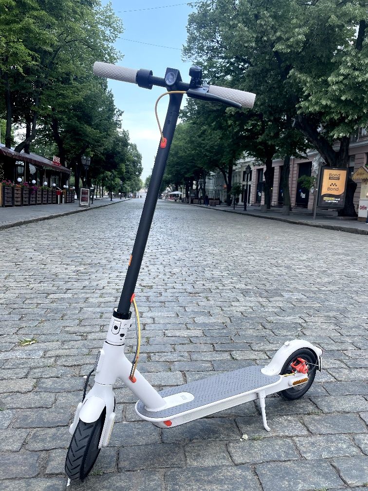 Электросамокат Xiaomi mi scooter 3