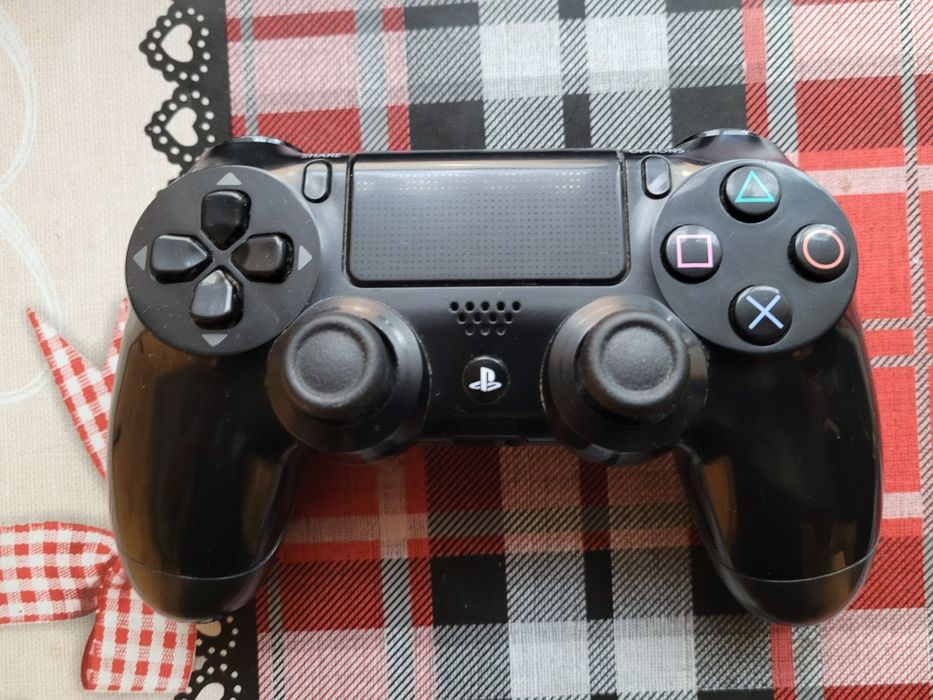 Konsola PS4 FAT 1tb 9.60 GoldHen + pad