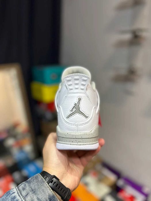 Buty-Trampk-Jordan 4 retrotechwhiteOre R.40