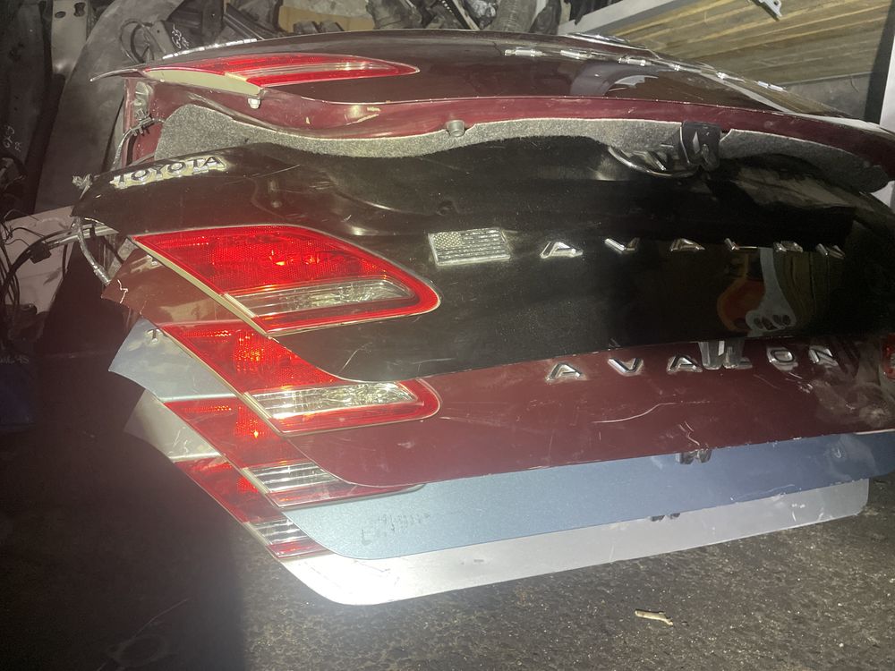 Крышка багажника Toyota Avalon 2005-12 гг много цветов