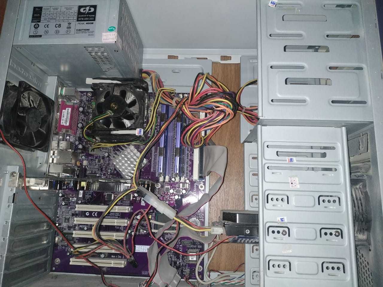 Настольный ПК Windows 7 Pentium 4