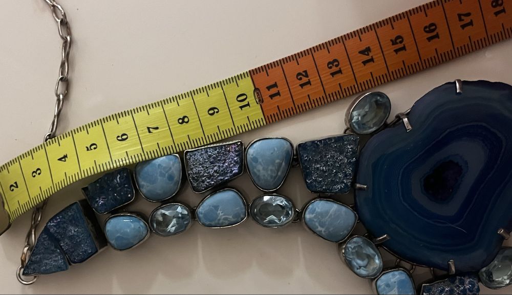 Продам колье серебро м натуральными камнями