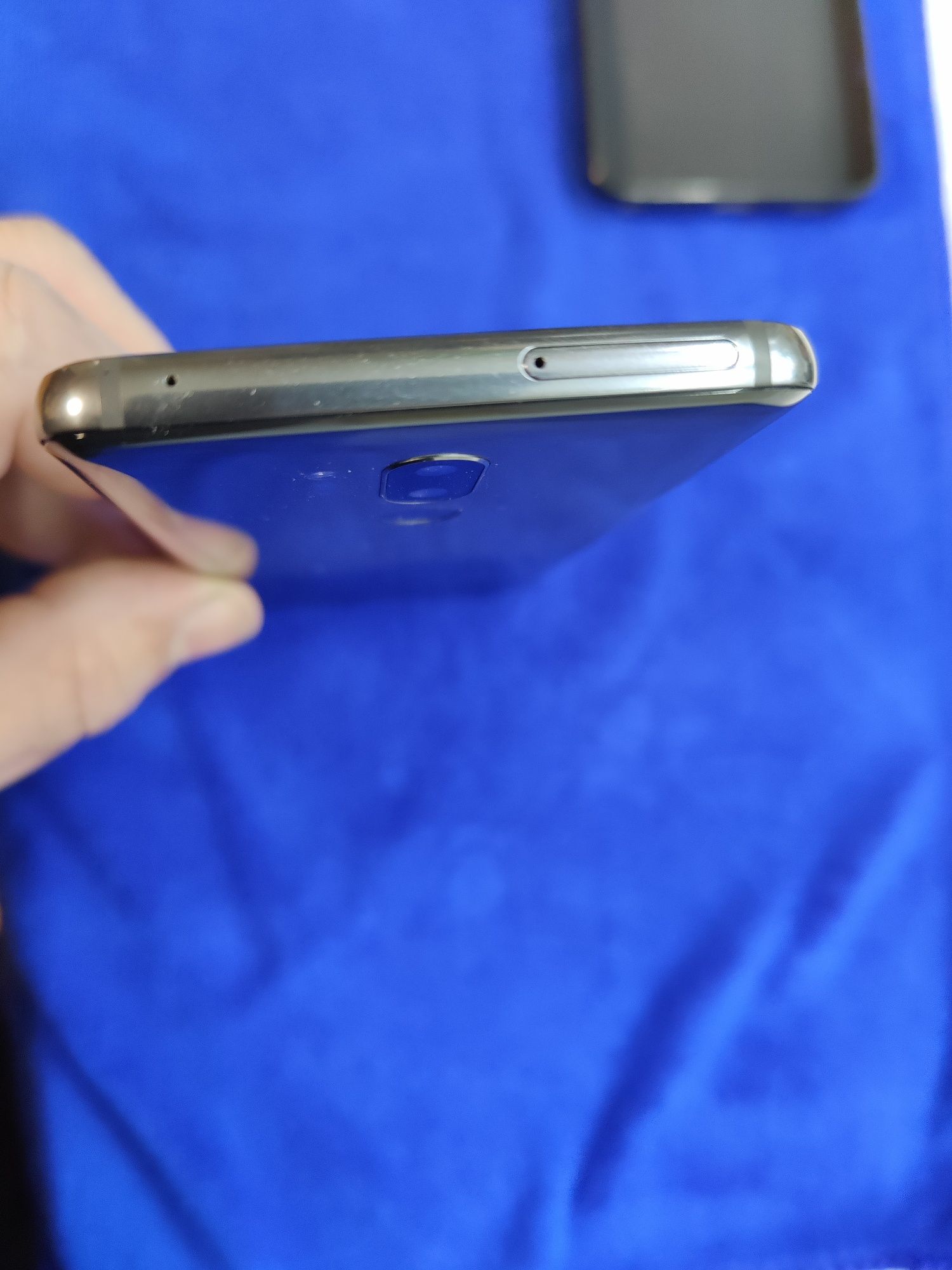 Продам телефон LG G7 ThinQ