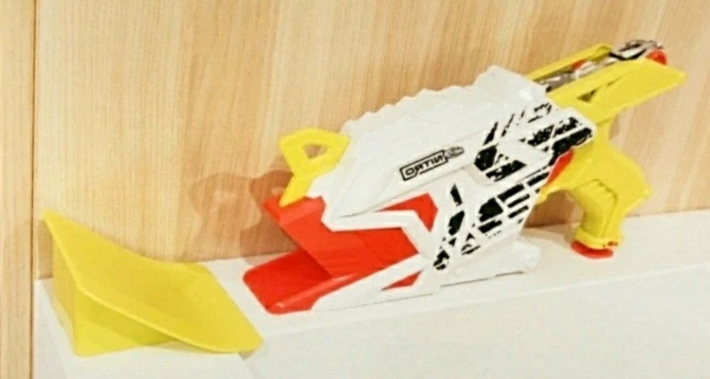 Wyrzutnia Nerf Nitro dla 2 autek. 2 autka są w zestawie