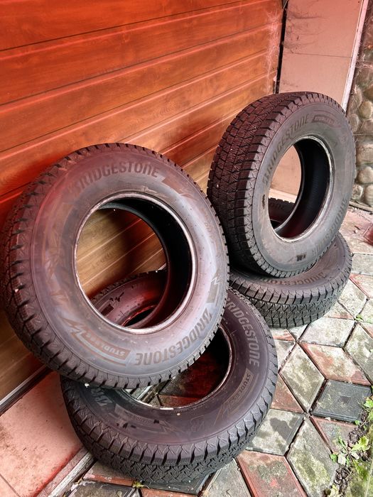 Зимові шини колеса Bridgestone Blizzak DM-V3 265/70 R17 115R