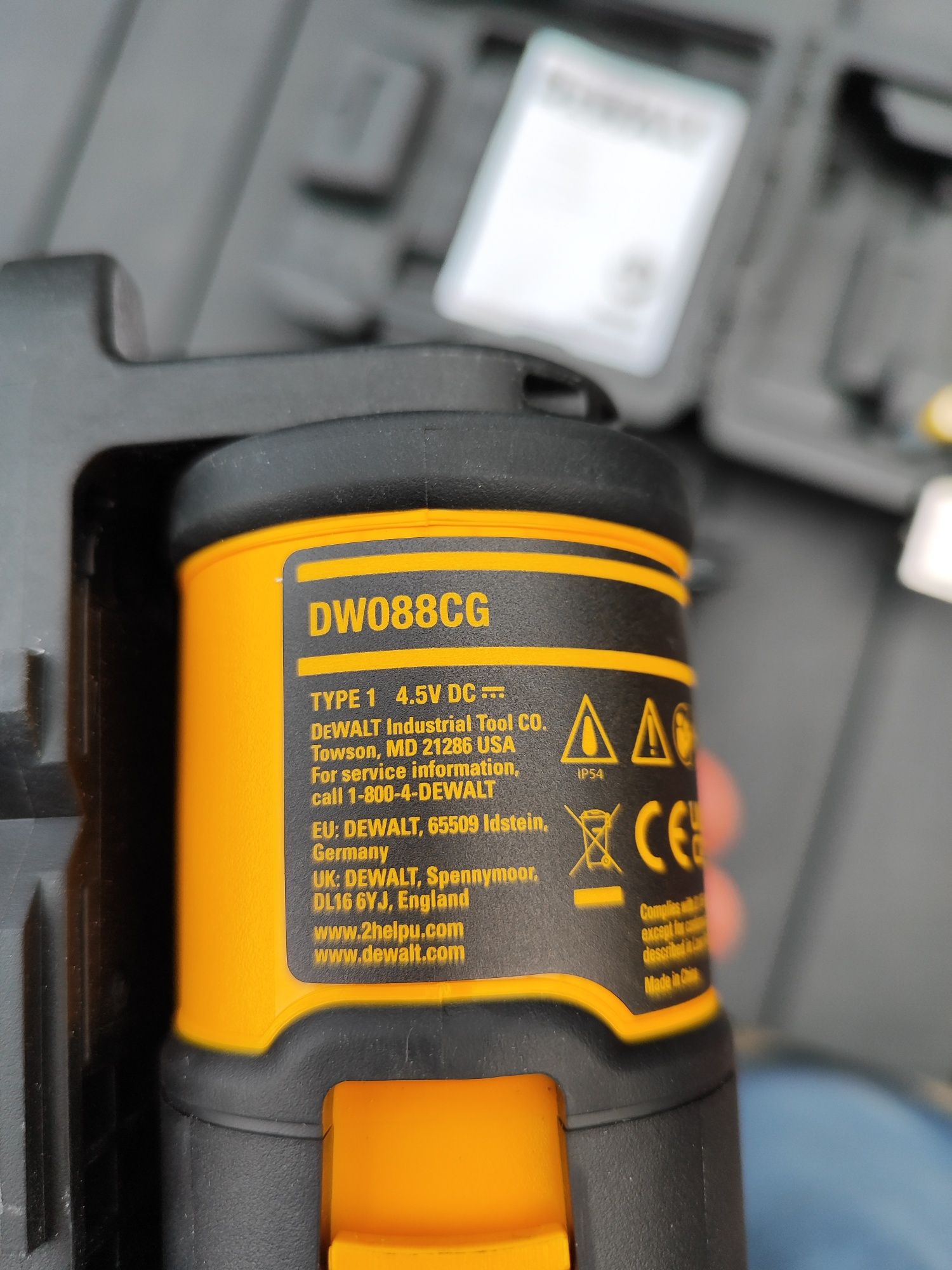 Laser krzyżowy DeWalt, rok 2024, jak nowy, wiązki zielone