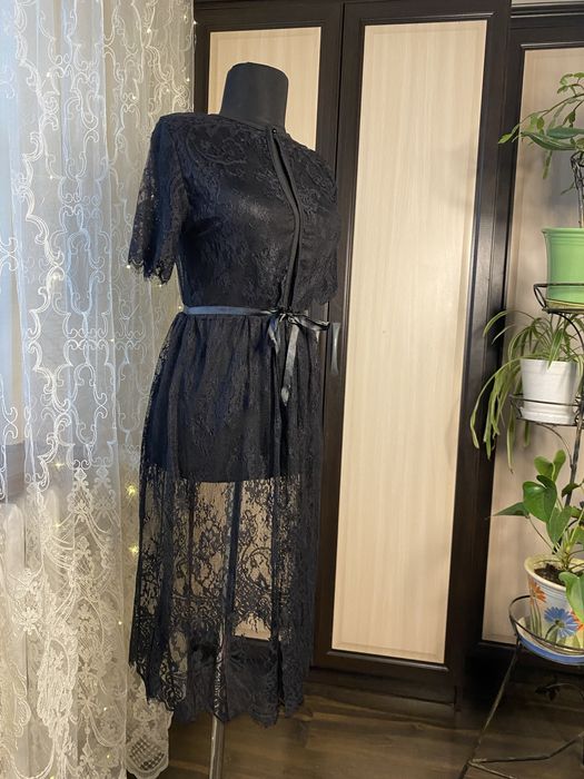 Продам жіночий чорний мережевний халатик.