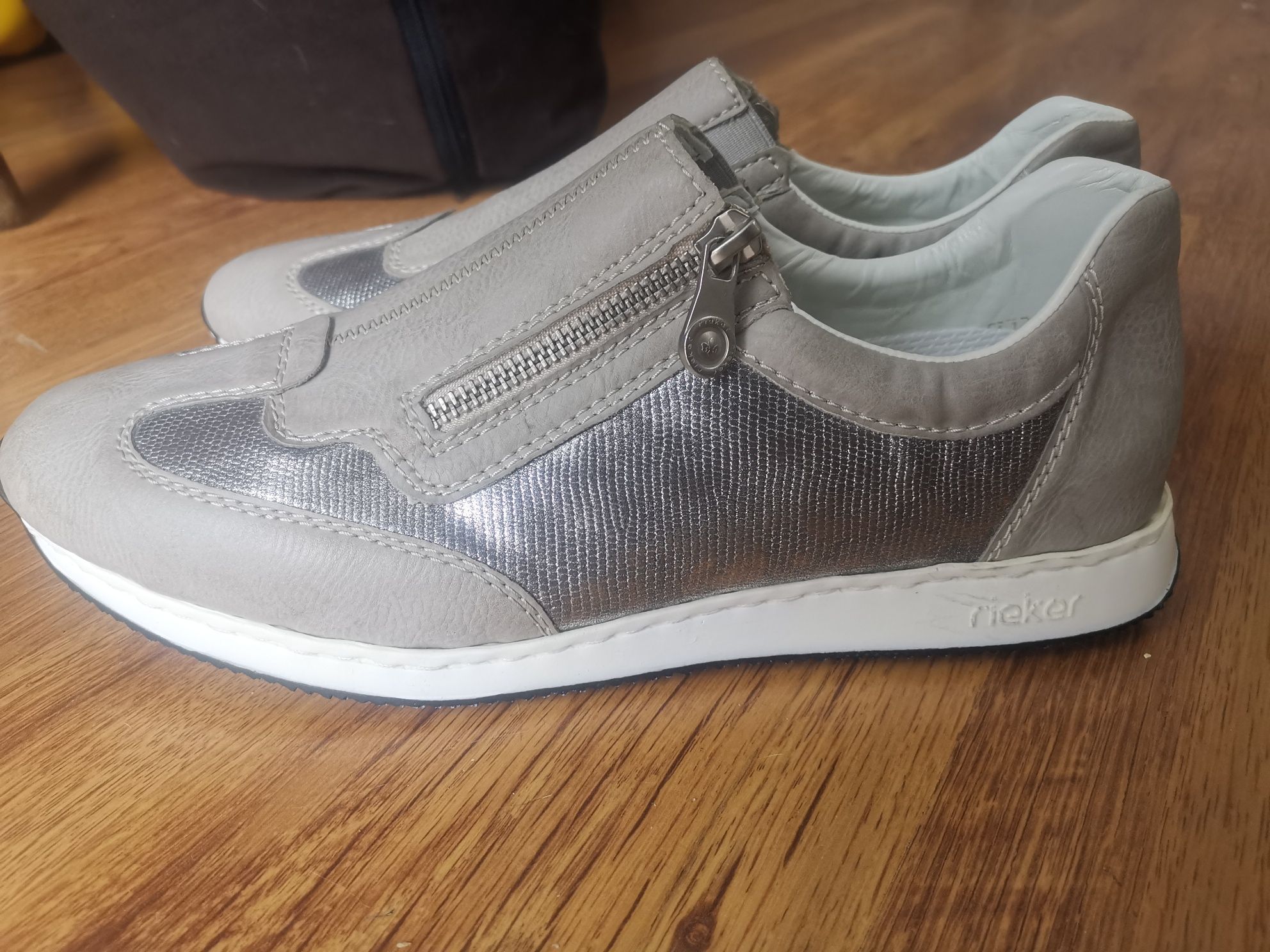 Półbuty sneakersy damskie Rieker 41 na szczupłą stopę