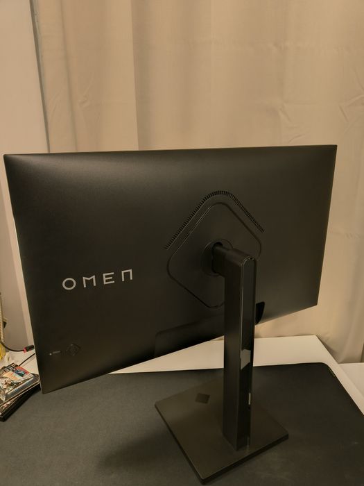Monitor HP Omen 32q – 32", QHD
