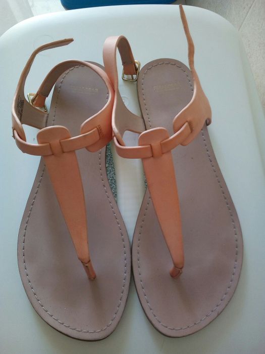 Sandálias beges como novas
