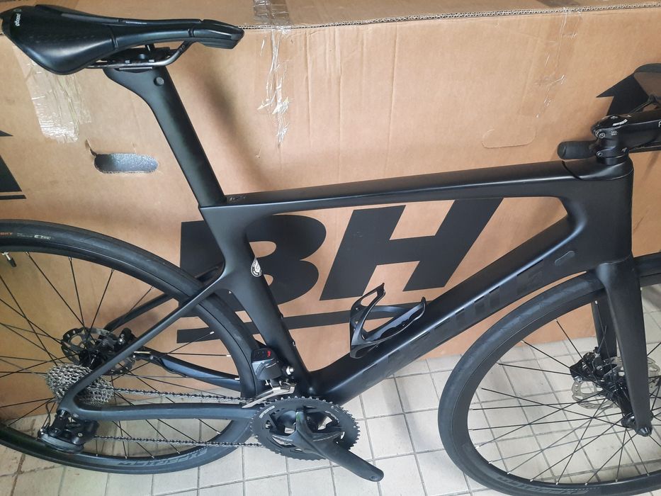 Bicicleta de disco carbono grupo eletrico