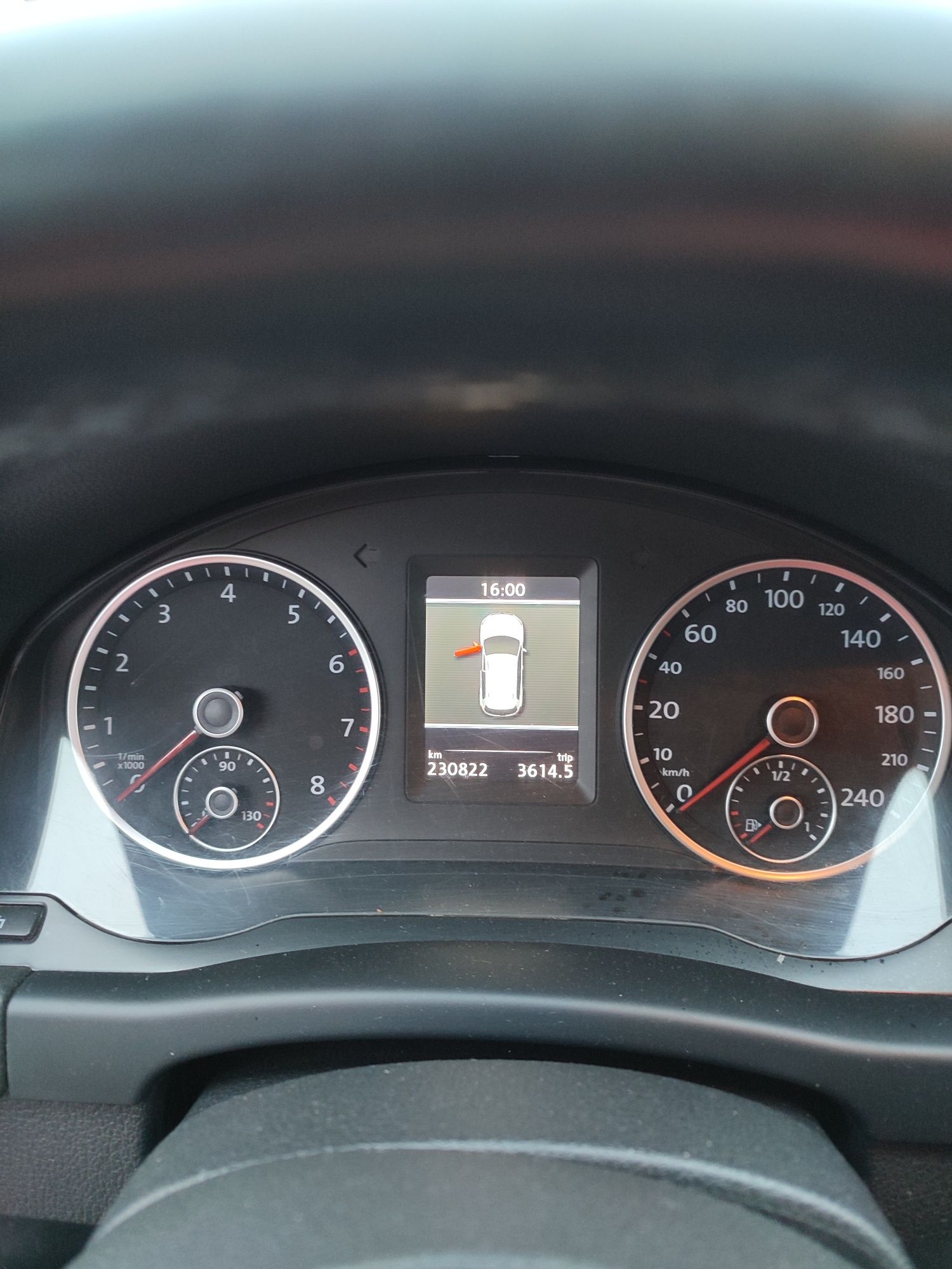 Продаю Volkswagen Tiguan