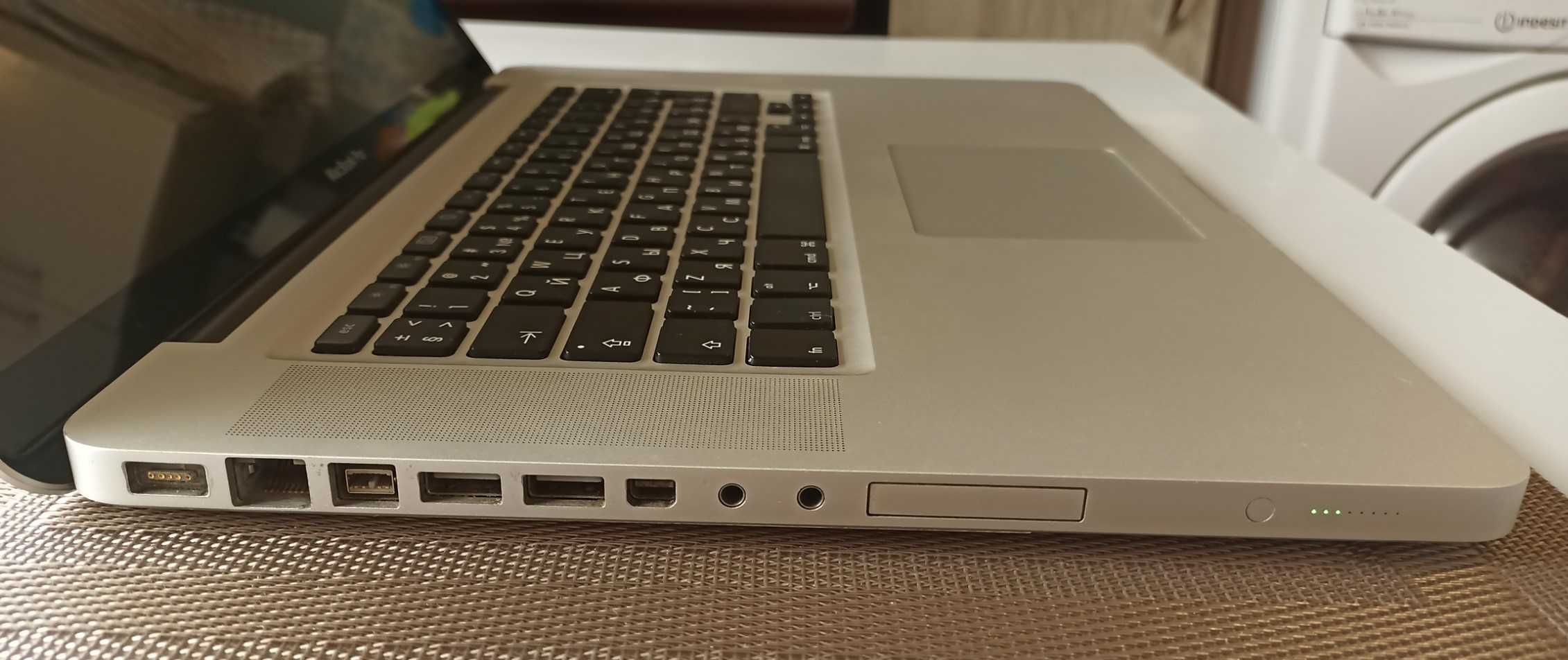 MacBook Pro (15-inch, Late 2008)