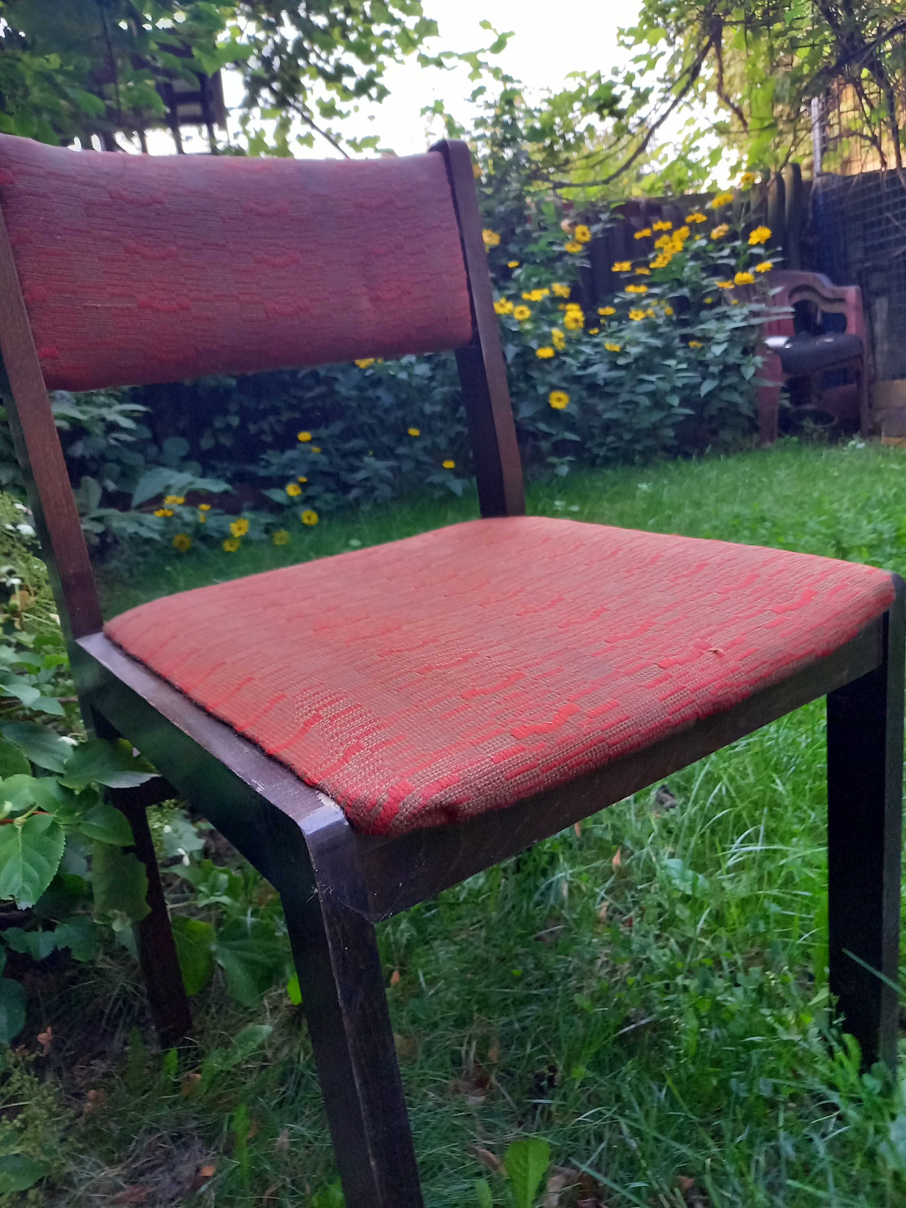 Krzesła-solidne drewniane. Wspomnienia PRL