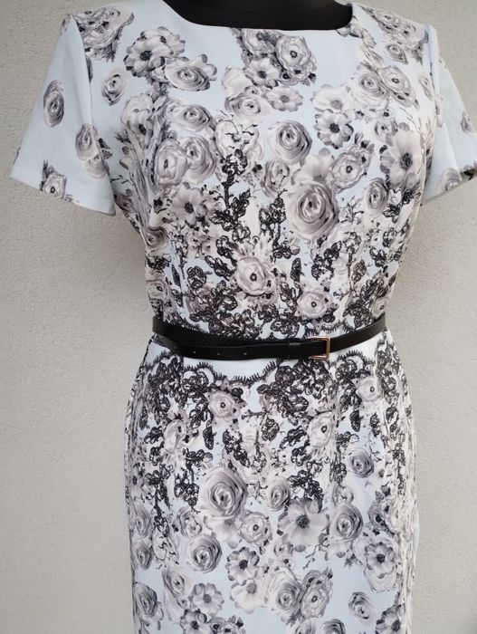 Nowa sukienka  wizytowa marki Quetchue  40