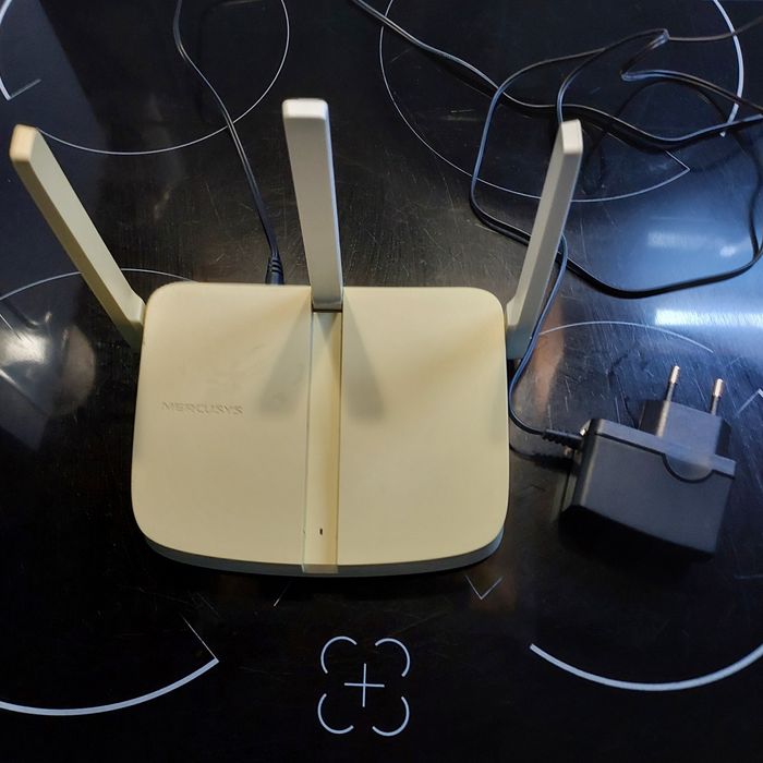 Роутер Mercusys MW305R