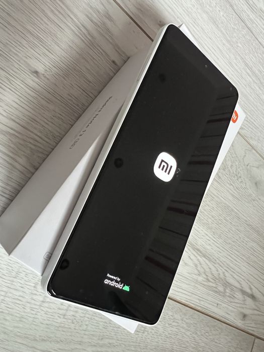 Redmi Note 13 5G w idealnym stanie na gwarancji.