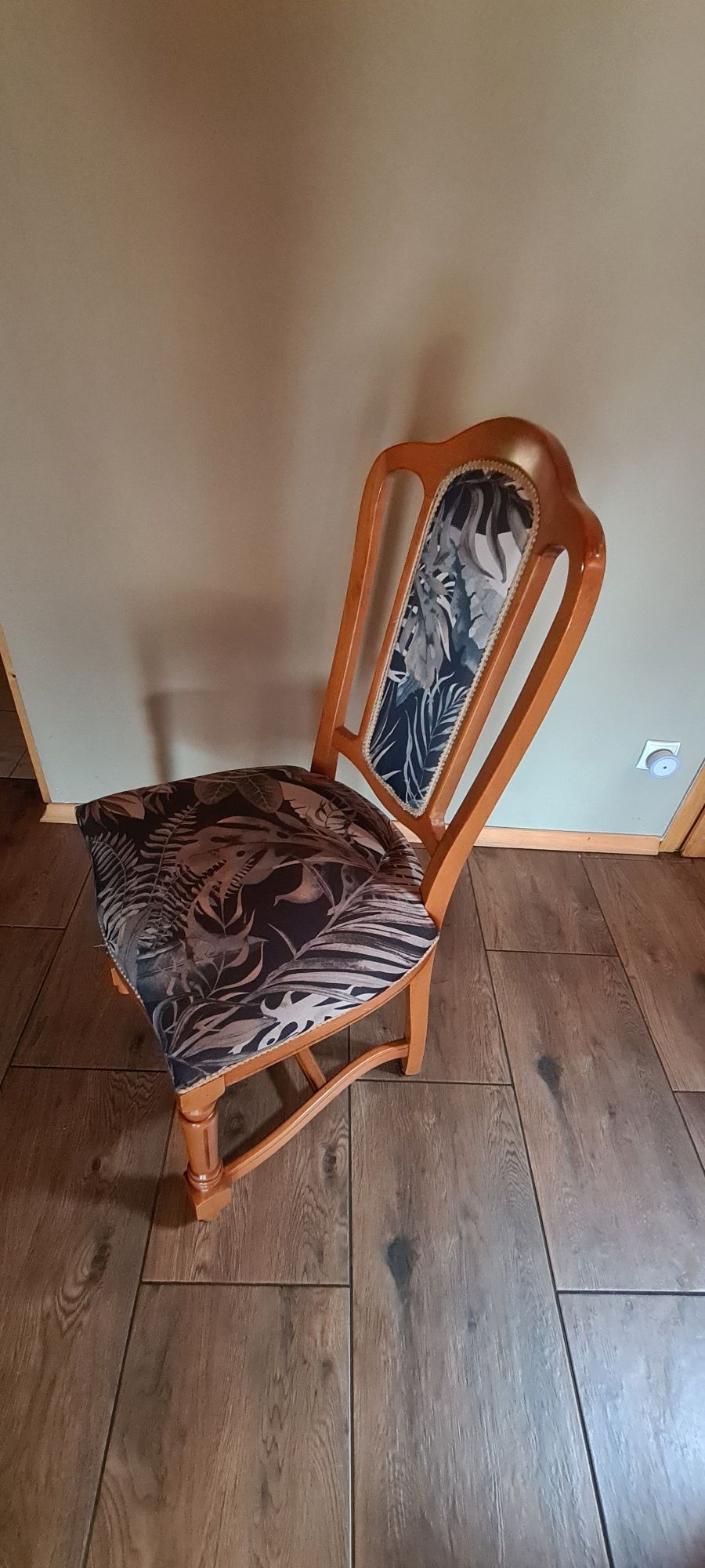 Zestaw stół z krzesłami rozkładany