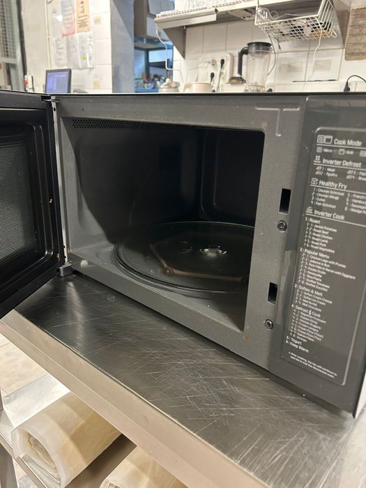 Micro-ondas LG NeoChef MH7265DPS (32 L - Com Grill - Preto)