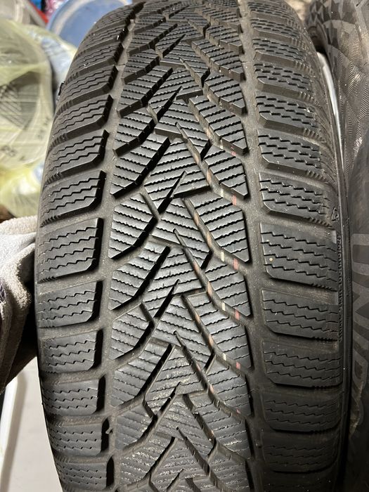 Zimowe opony Uniroyal 205/55 R16 prawie jak nowe