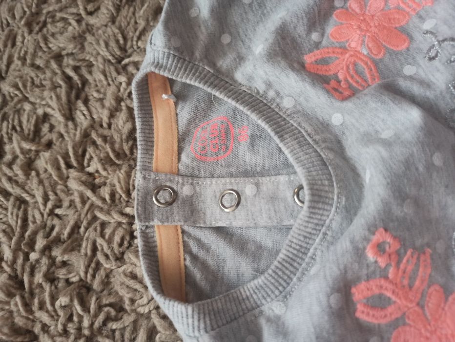 Dwie bluzy rozmiar 86