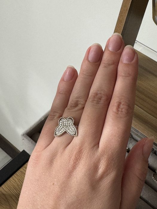 Каблучка срібна метелик 16,5