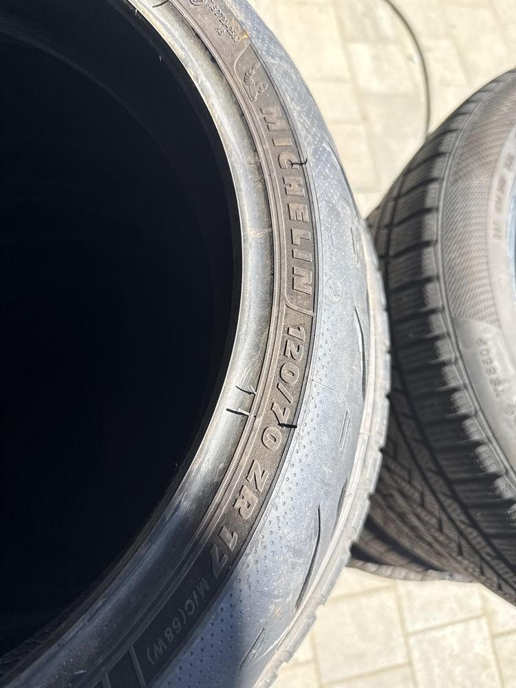 Мото шина скат 120/70/17 r17 Michelin
