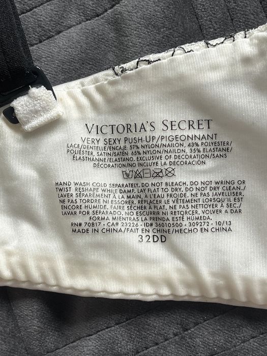 бюстгальтер victoria’s secret very sexy push up 32DD 75B