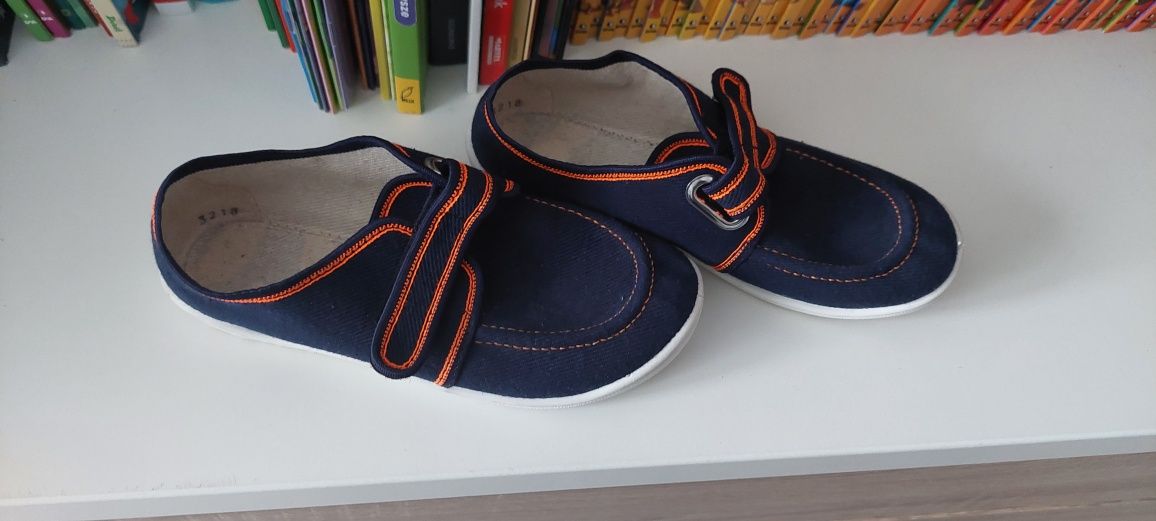 Buty na rzep do przedszkola rozmiar 32 granatowe