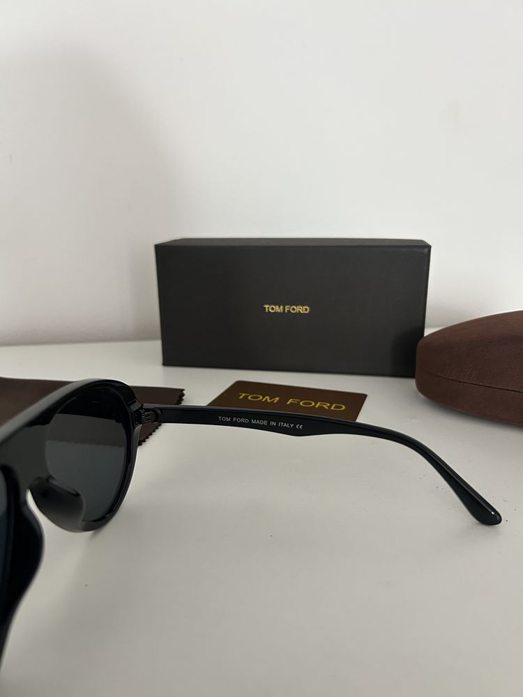 Okukary przeciwsłoneczne TOM FORD