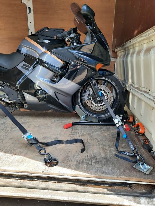 Мотоэвакуатор безпечна доставка мотоцикла, квадроцикла, мотоевакуатор