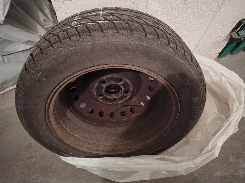 Koła zimowe Honda R16 [64,1mm; 5x114,3]oponyR16/205/55 matador r17 6mm