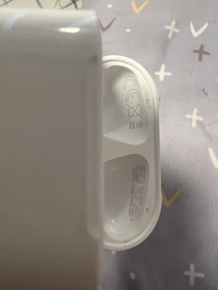 AirPods наушники
