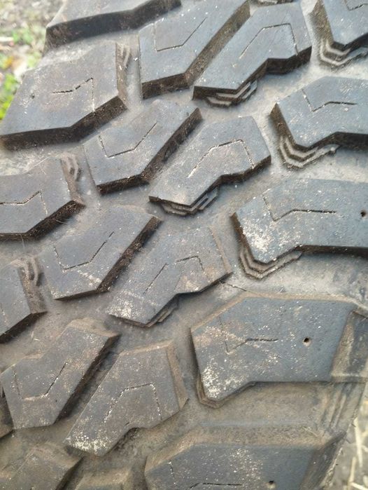 Грязьові, болотні шини для бездоріжжя і для асфальту R16