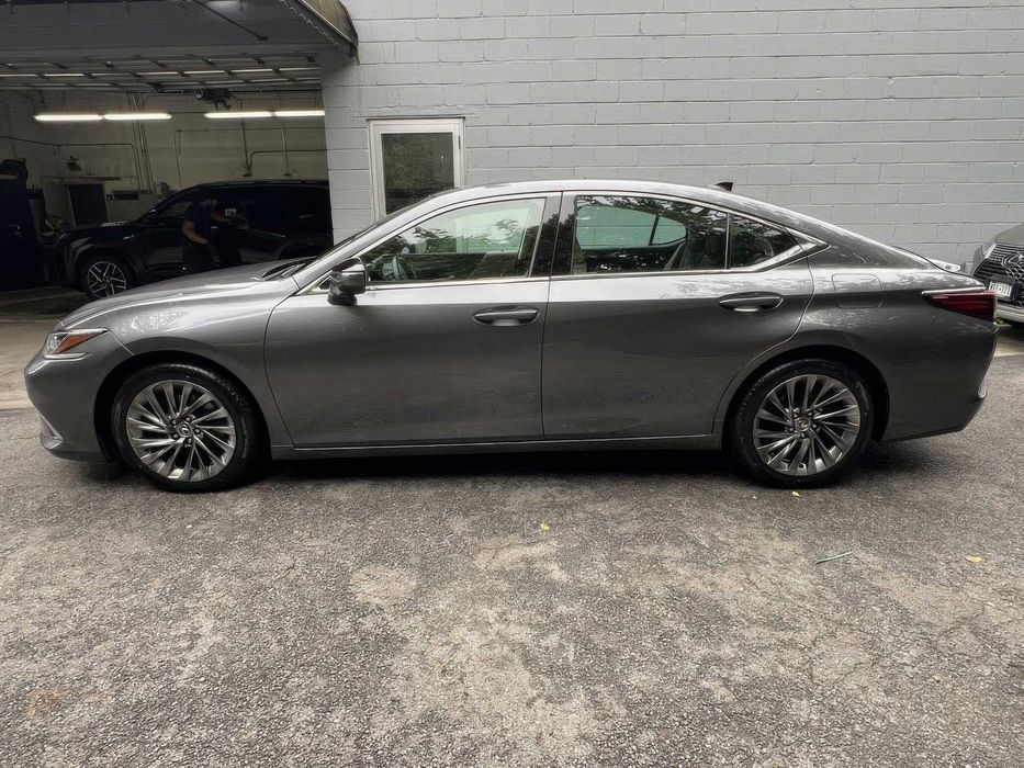 Lexus ES 350 Luxury      2019