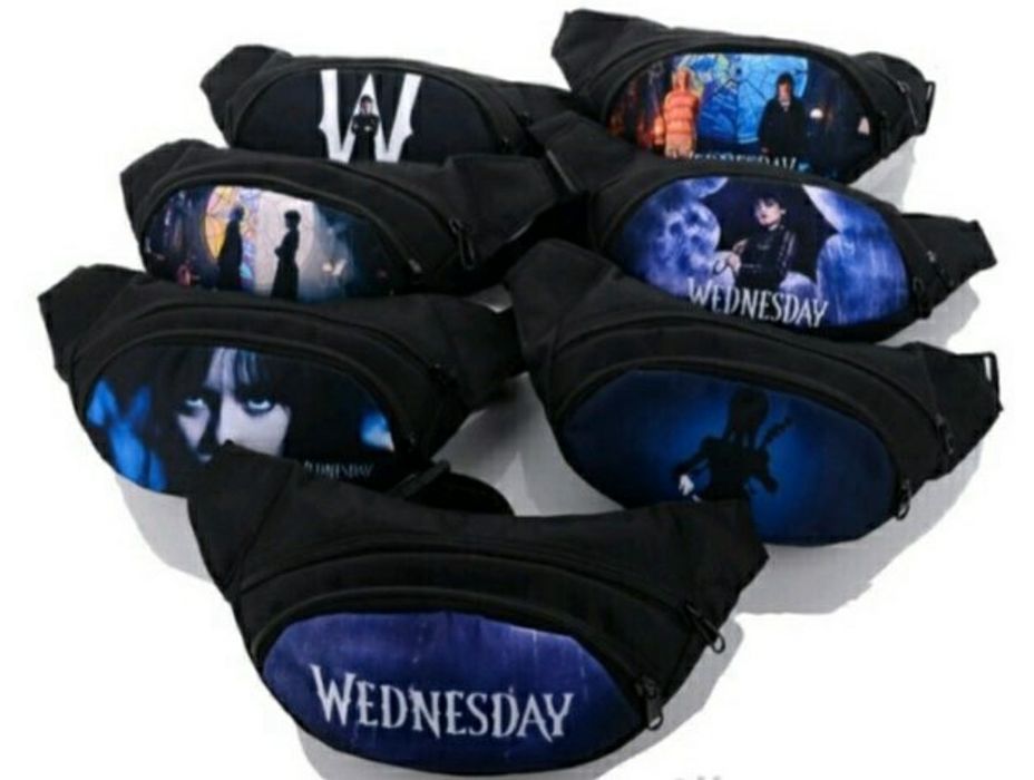 Бананка дитяча із прінтом улюблених героїв серіалу Венздей Розмір: 28х