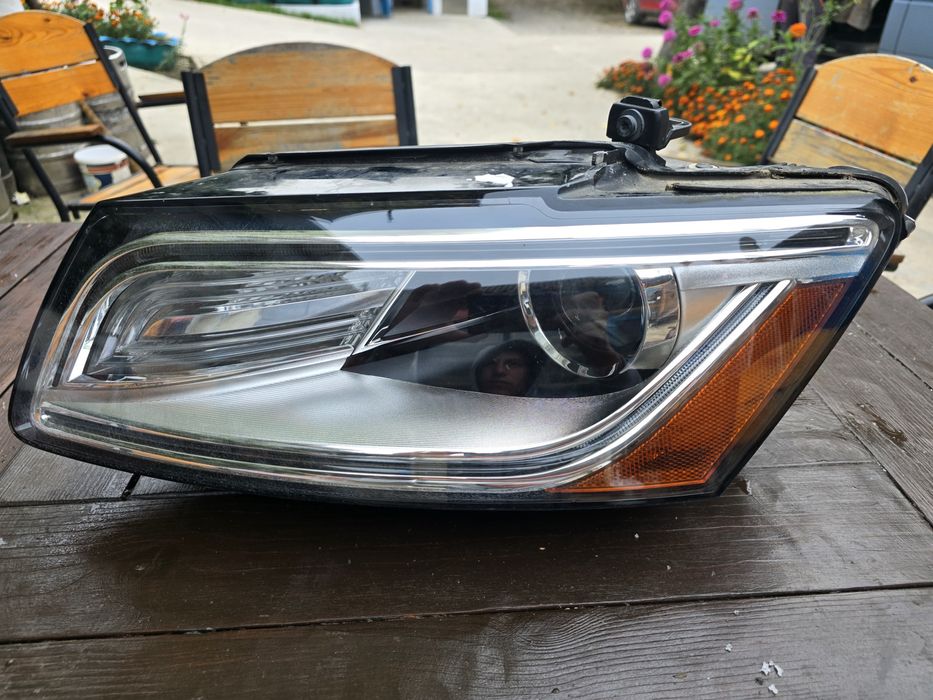 Ліва фара на aydi Q5 2015р