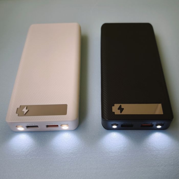 Пауэрбанк Power bank 20000 мАч 18 Вт