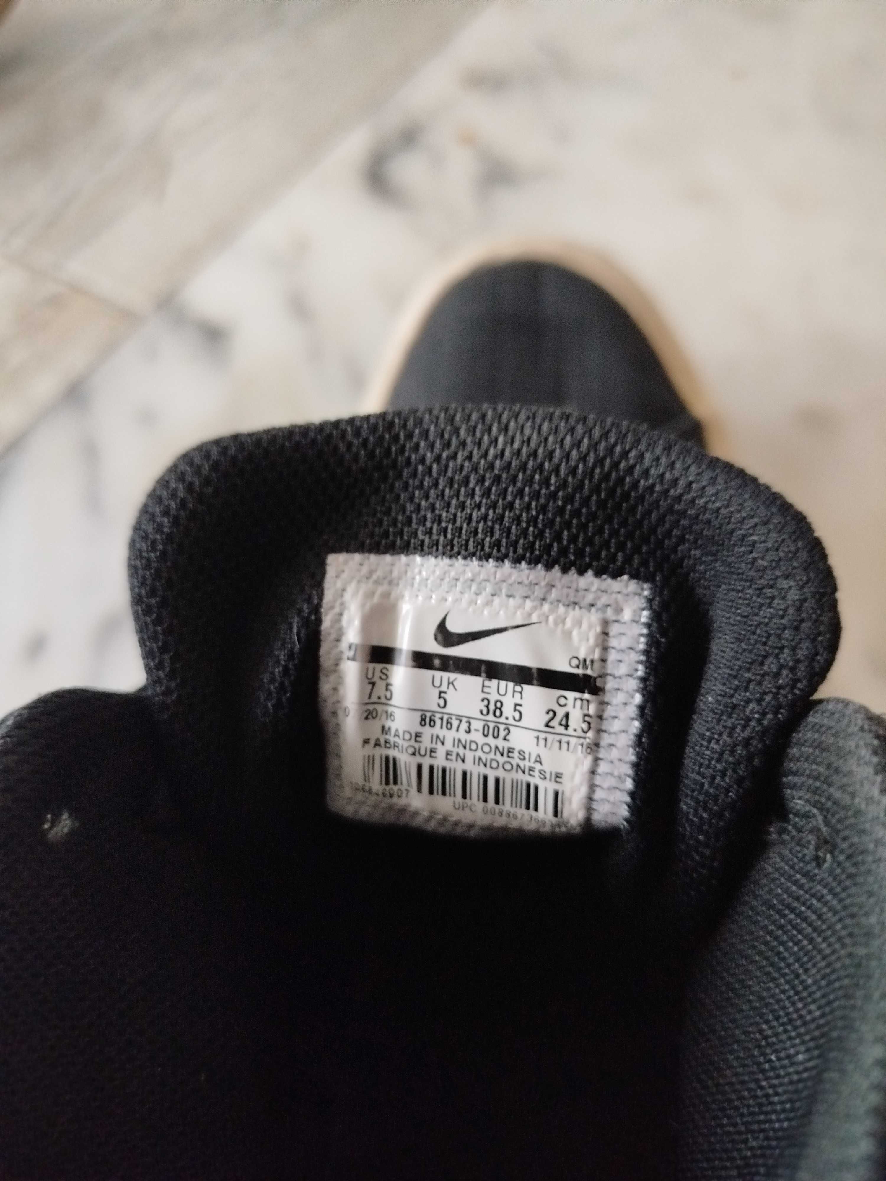 Ténis Nike -38,5