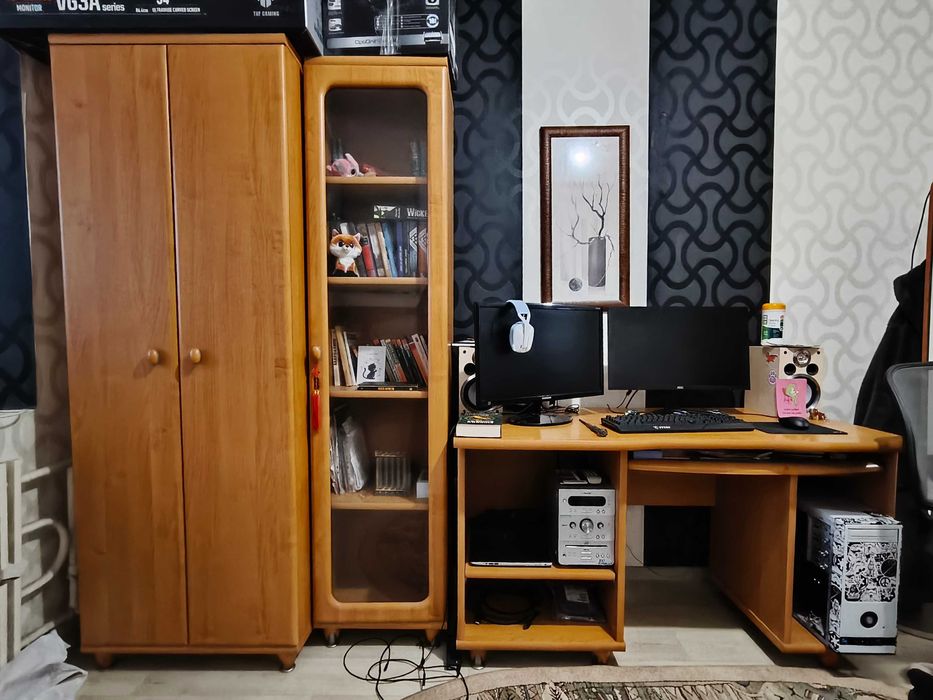 Комплект меблiв (шафа, пенал, стол)